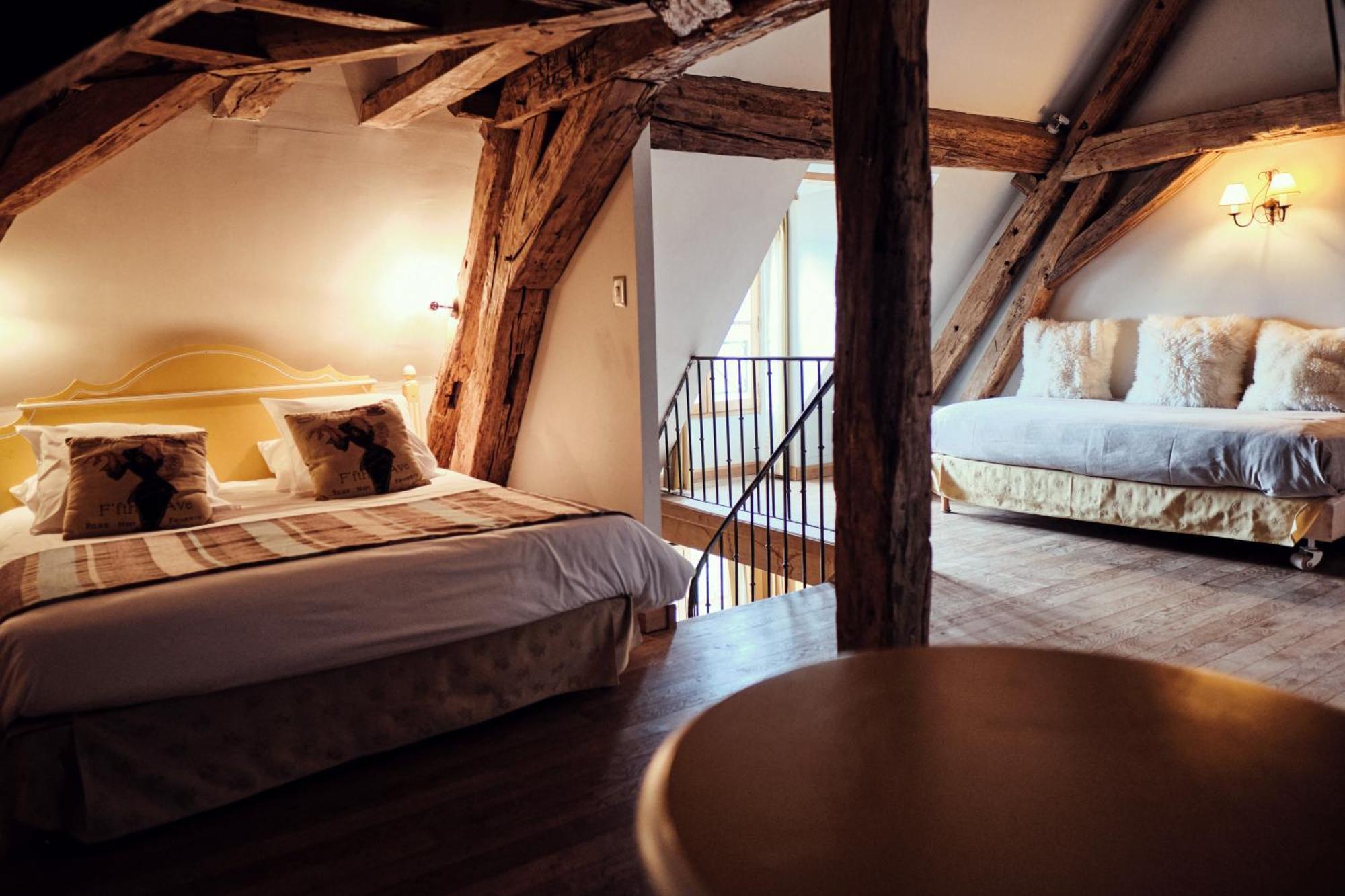 Hostellerie De La Tour D'Auxois Солию Екстериор снимка