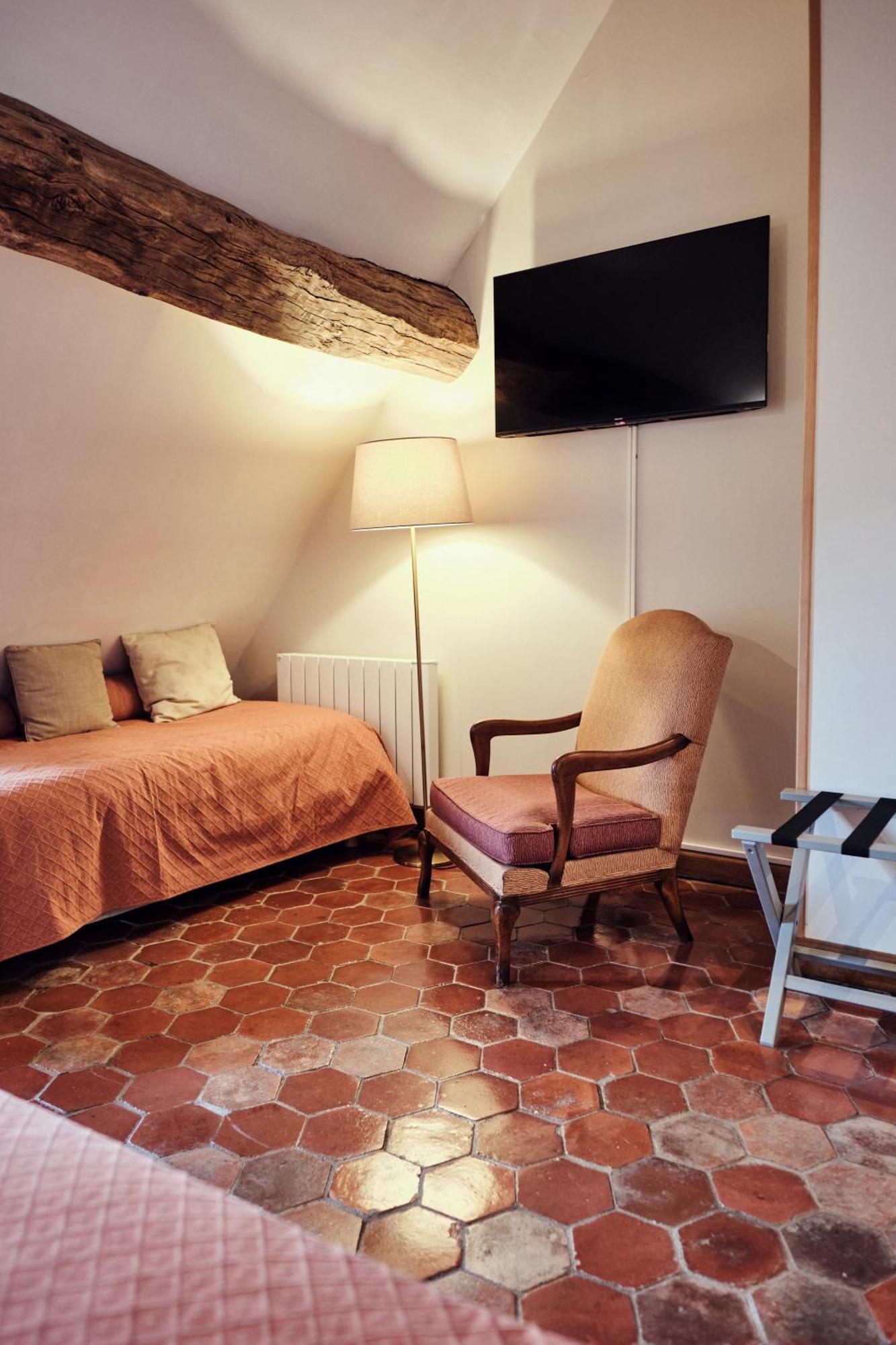 Hostellerie De La Tour D'Auxois Солию Екстериор снимка