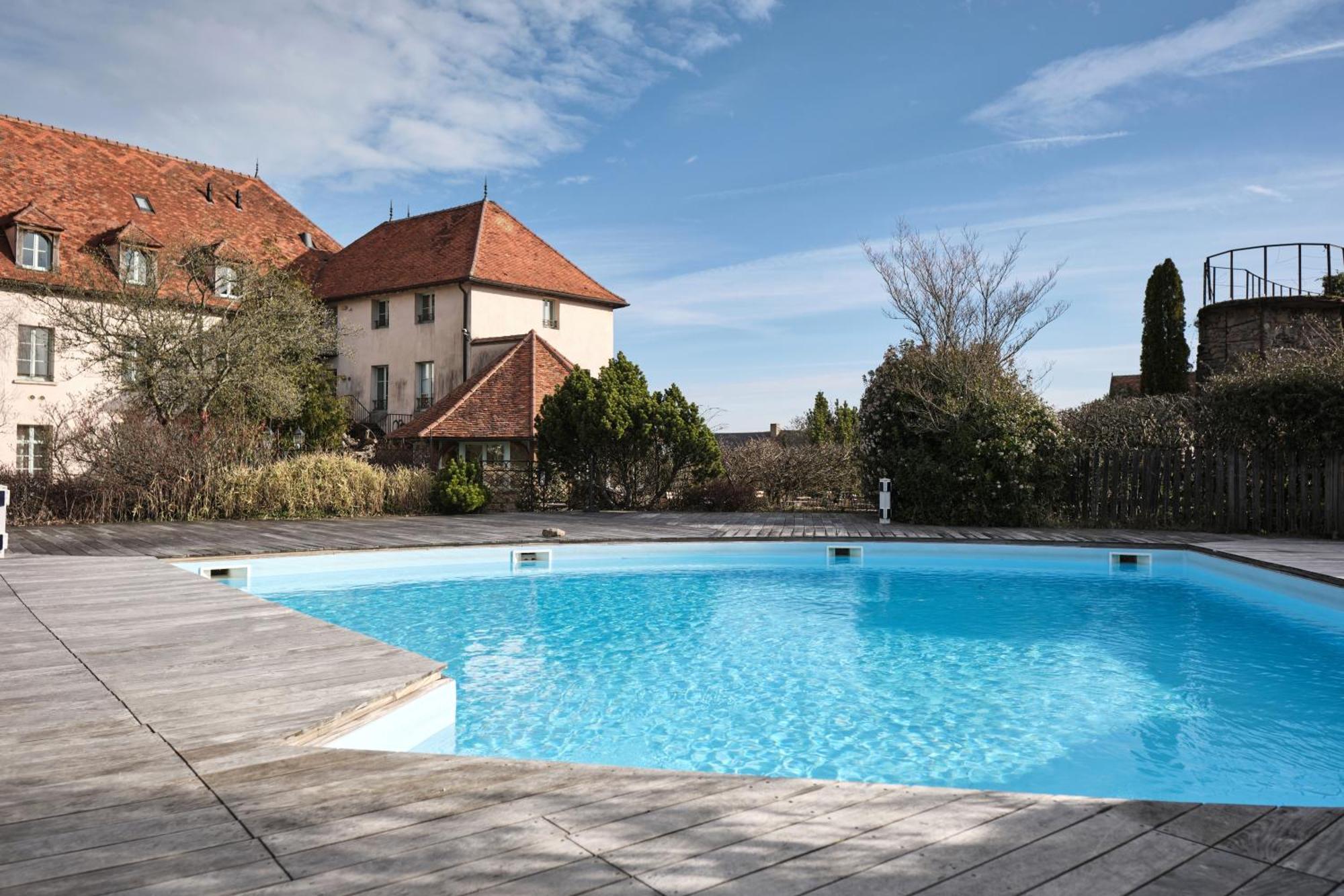 Hostellerie De La Tour D'Auxois Солию Екстериор снимка