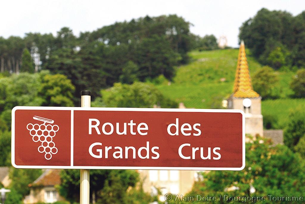 Hostellerie De La Tour D'Auxois Солию Екстериор снимка