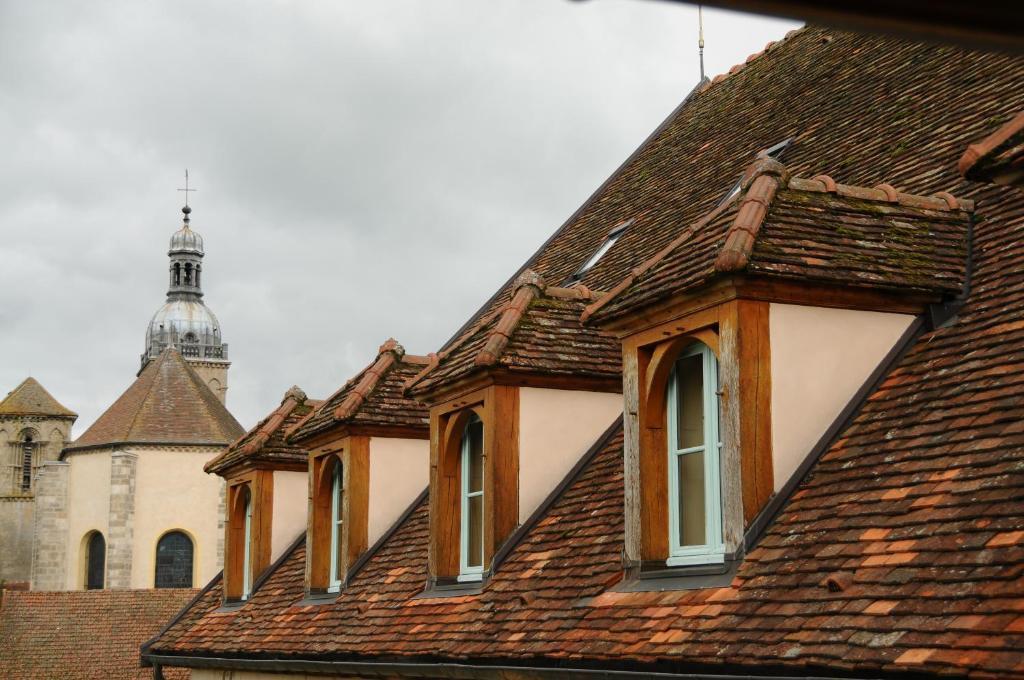 Hostellerie De La Tour D'Auxois Солию Екстериор снимка